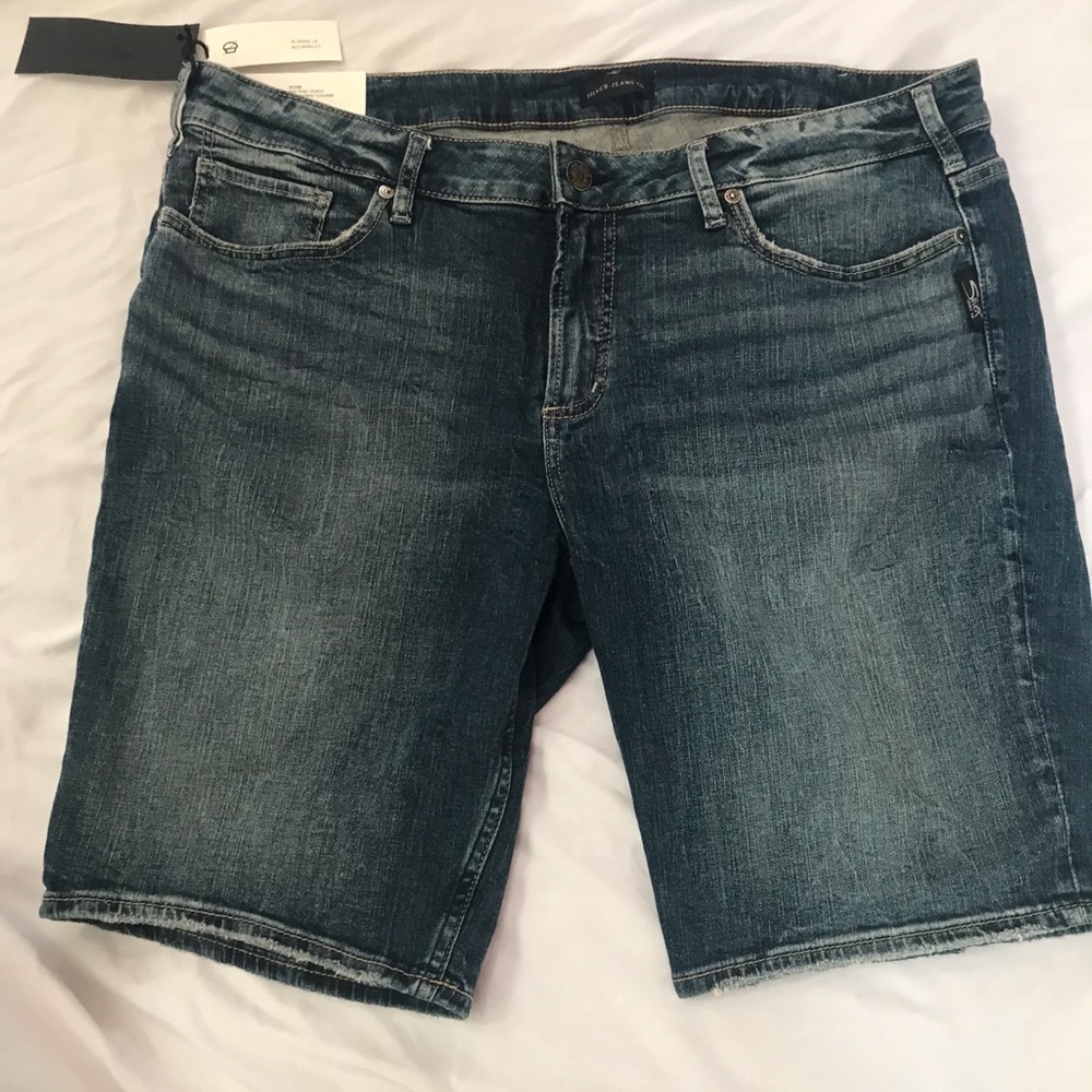 NWT Silver Jean’s Elyse Bermuda midi shorts SZ 18